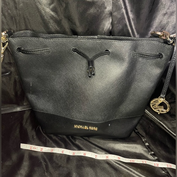 Michael Kors black bucket tote bag. Used. - Picture 3 of 8